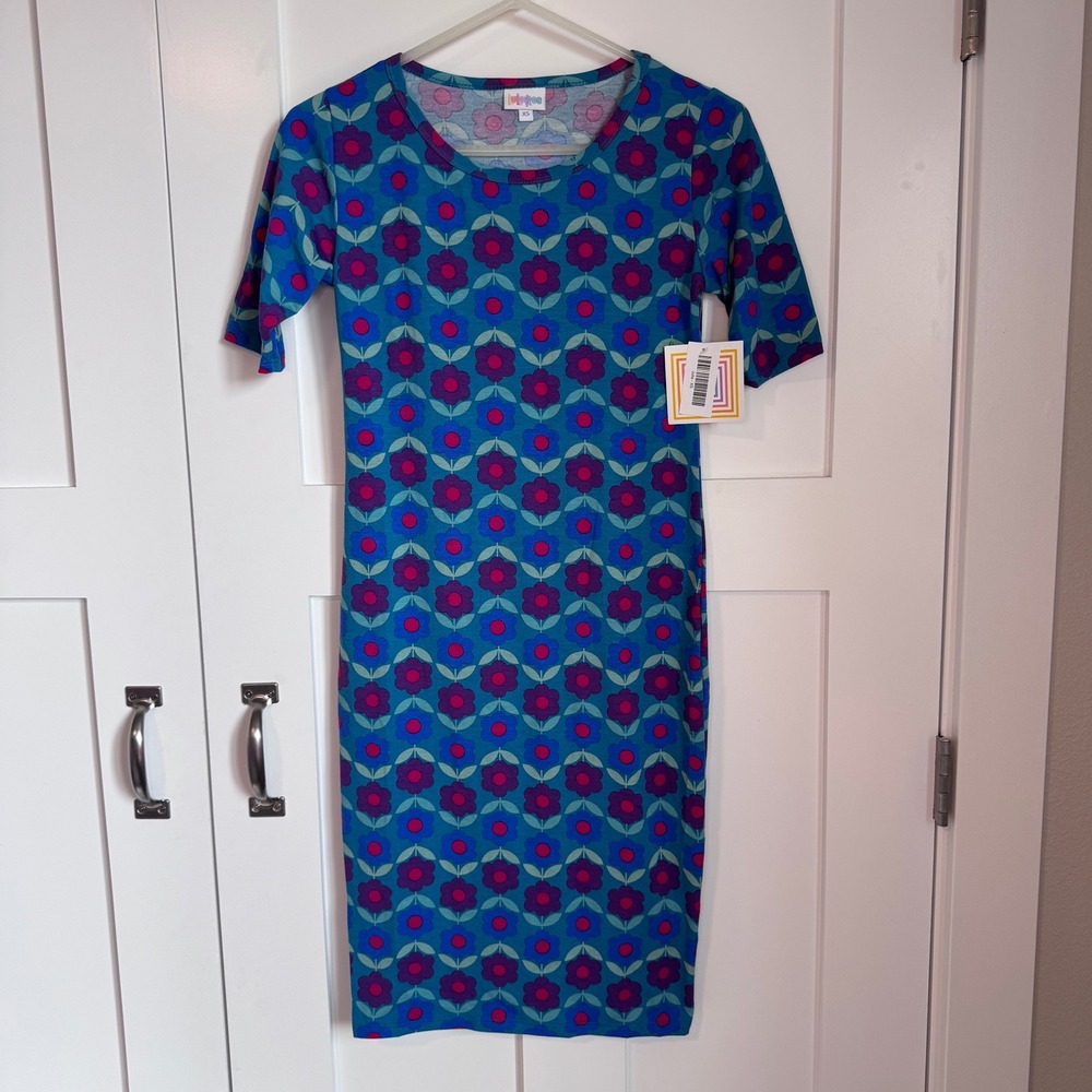 NWT LuLaRoe Julia Shirt Dress Green w/ Floral Print Women's Sz XS Spun Polyester
